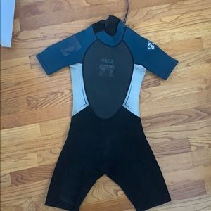 Body Glove wet suit